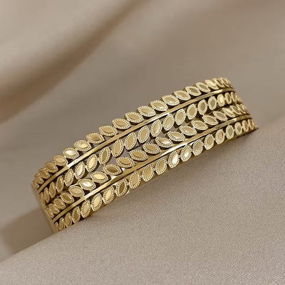 Regal Laurel Grace Bracelet