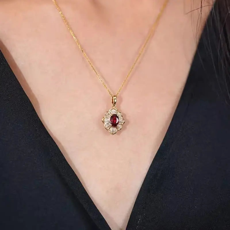 Kavella Solcrimson Gold Necklace
